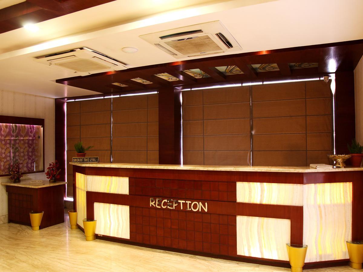 Oyo 2054 New Hotel Broadway 瓦拉纳西 外观 照片