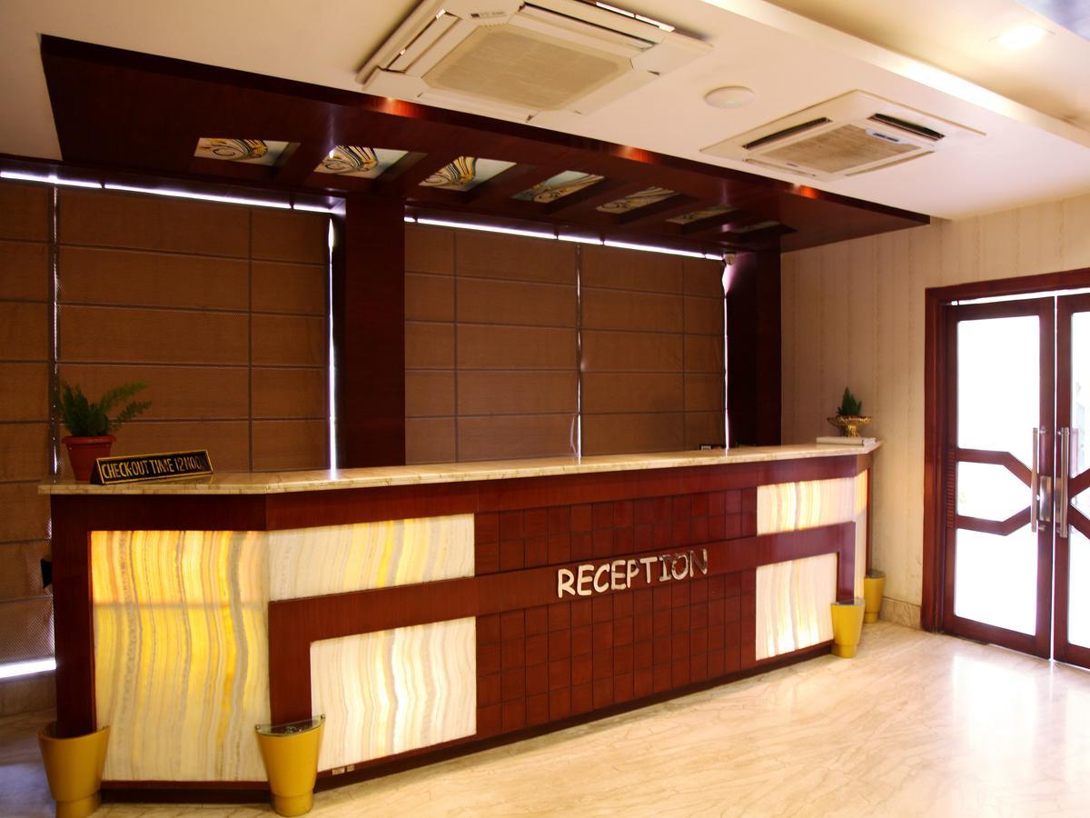 Oyo 2054 New Hotel Broadway 瓦拉纳西 外观 照片