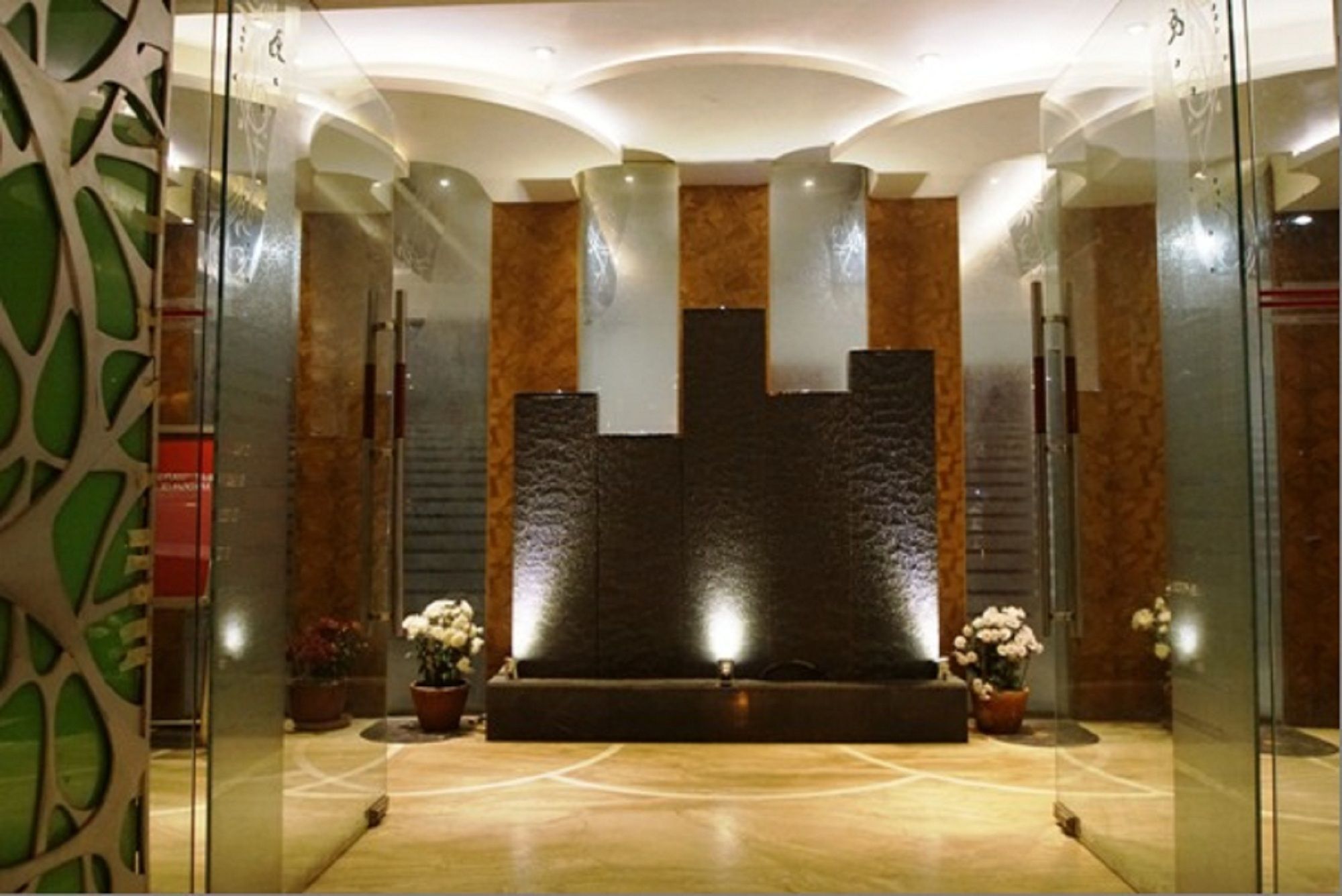 Oyo 2054 New Hotel Broadway 瓦拉纳西 外观 照片