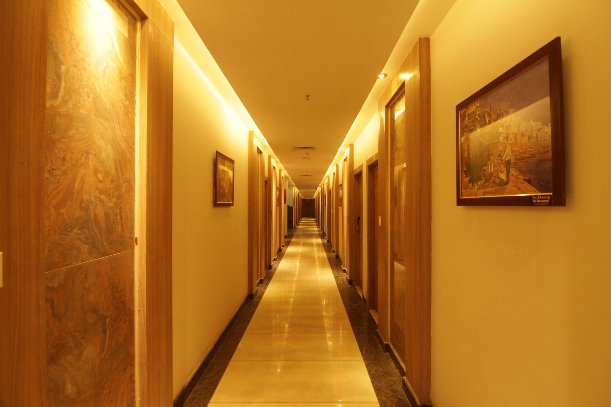 Oyo 2054 New Hotel Broadway 瓦拉纳西 外观 照片