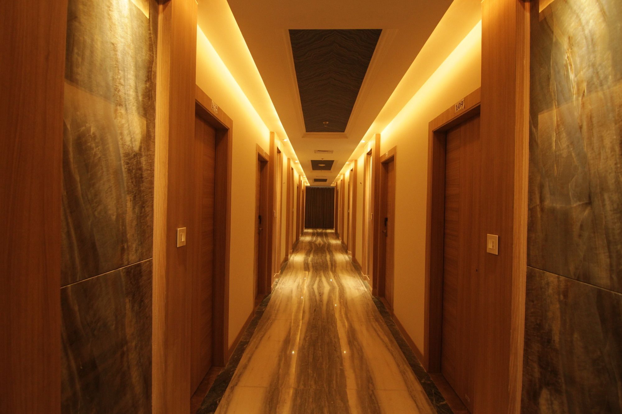 Oyo 2054 New Hotel Broadway 瓦拉纳西 外观 照片